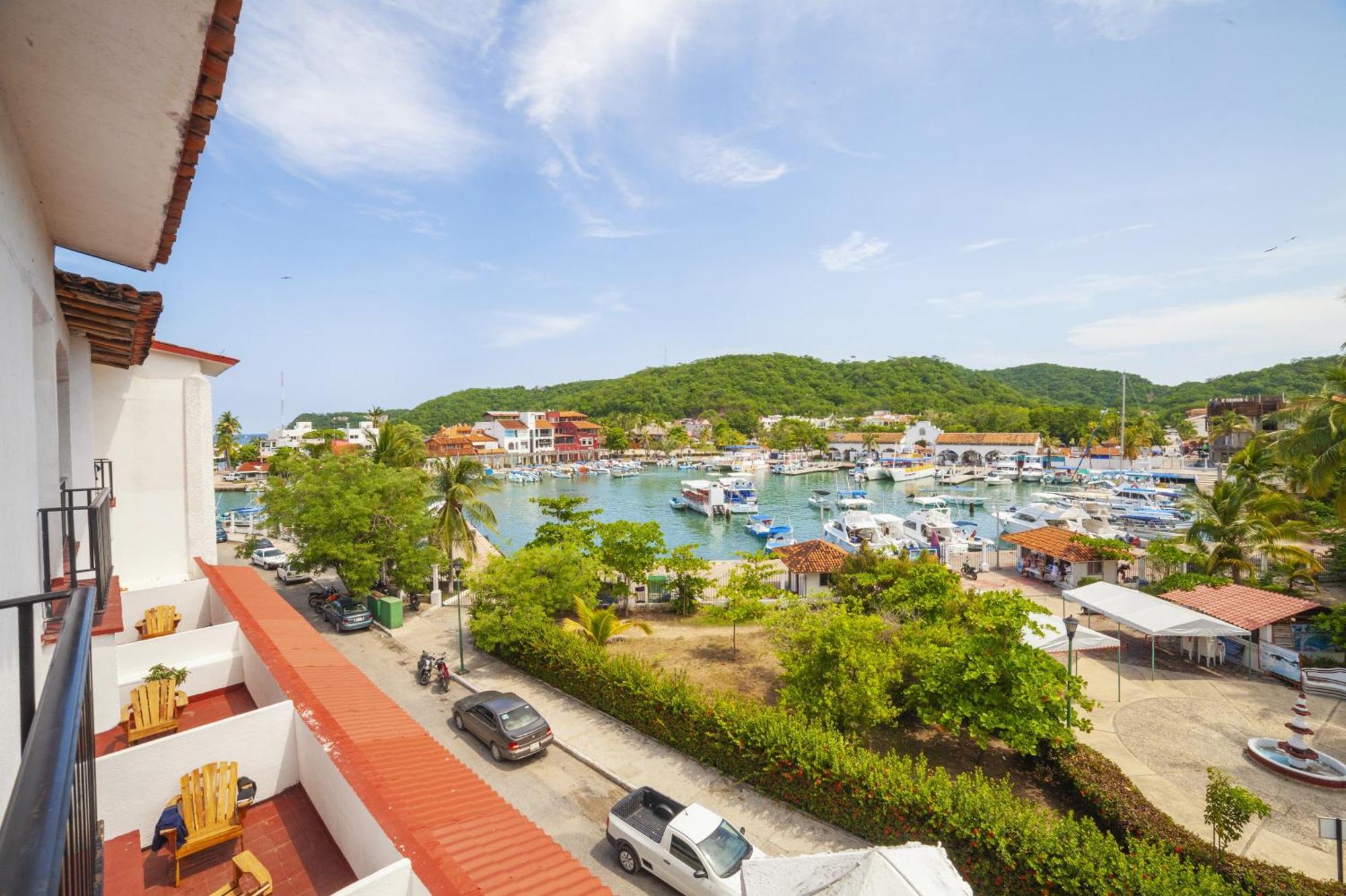 Hotel Marina Resort Santa Cruz Huatulco Esterno foto